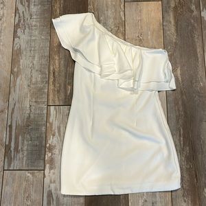 Absolutely beautiful white ruffled dress by DO+BE